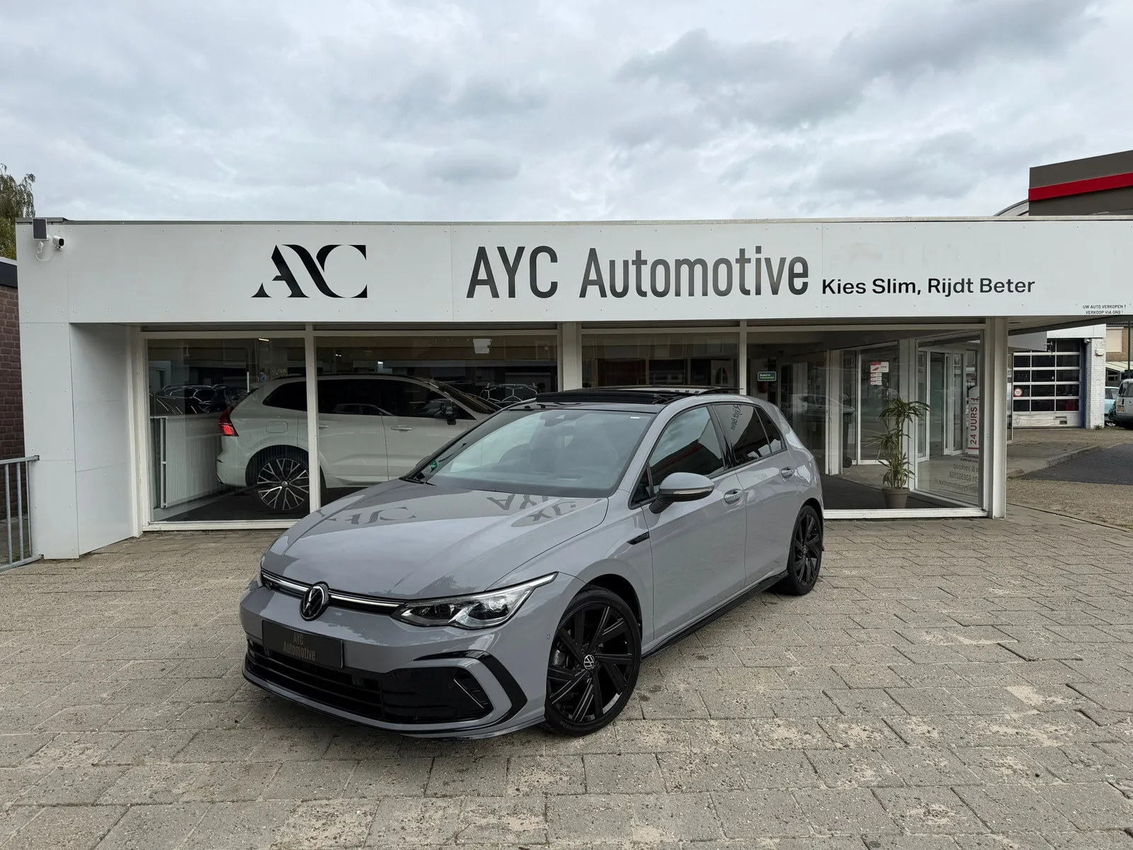 Volkswagen Golf (2022) — foto 1