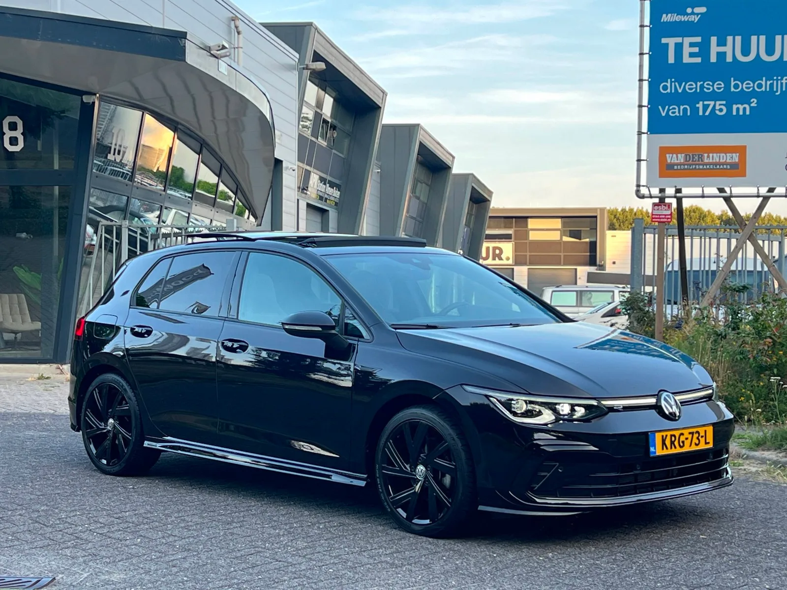 Volkswagen Golf (2024) — foto 1