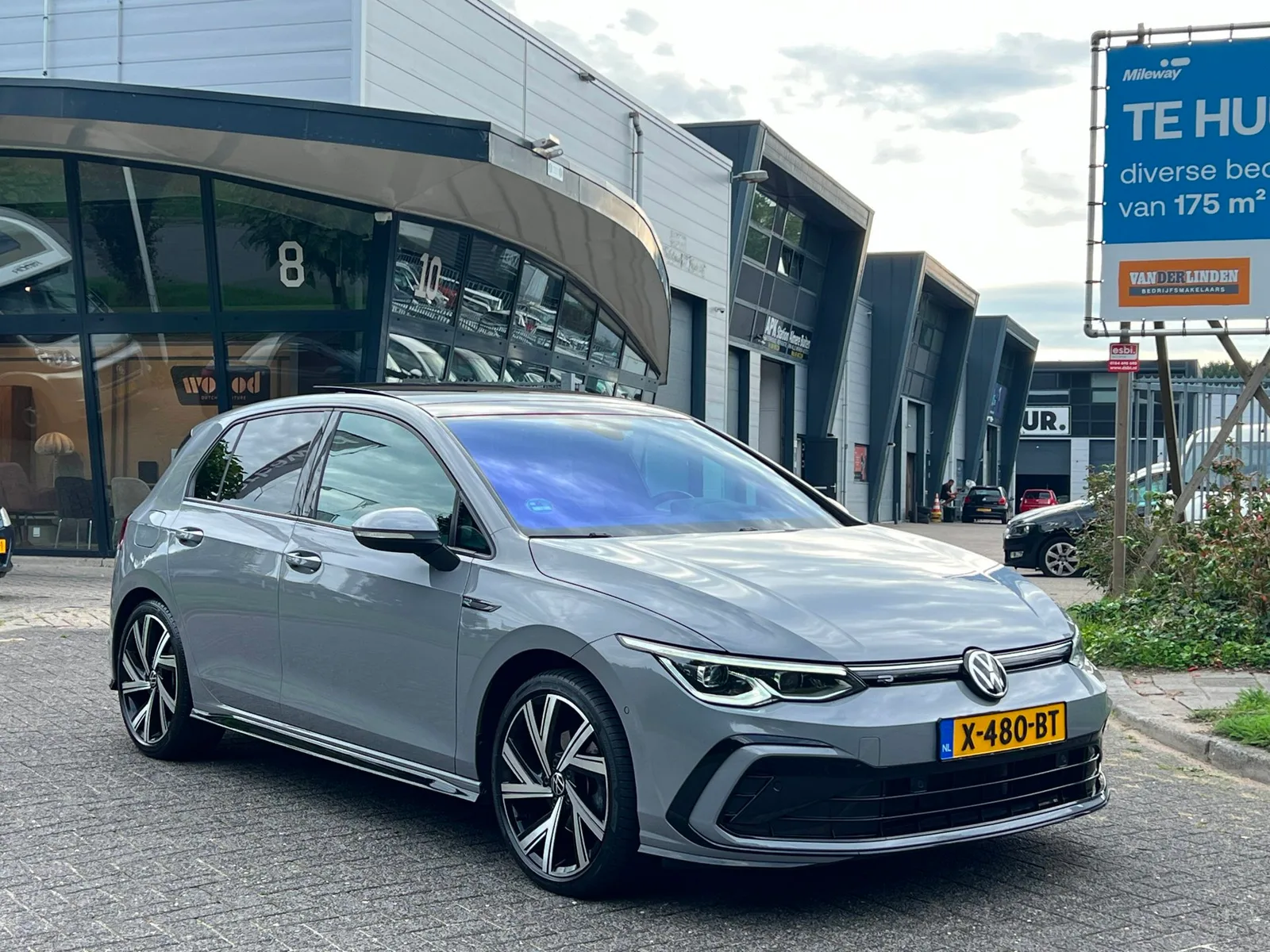 Volkswagen Golf (2020) — foto 1