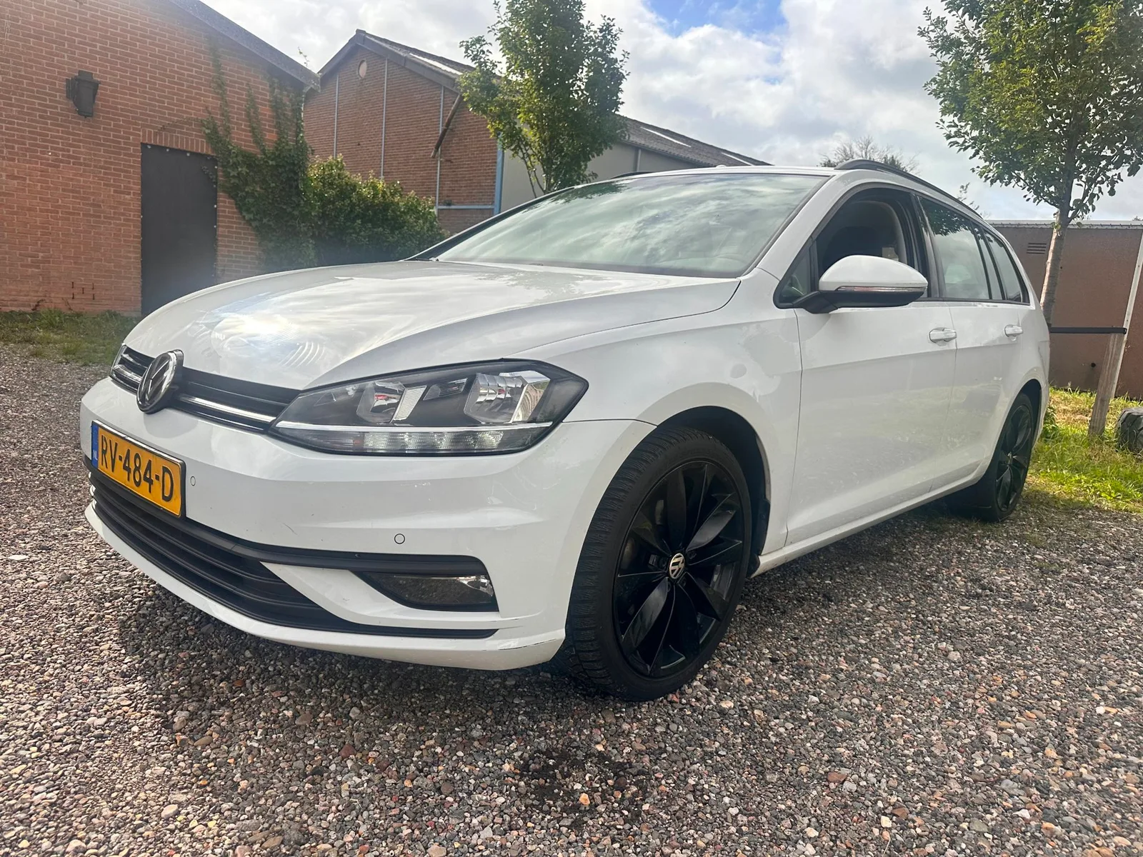 Volkswagen Golf (2018) — foto 1