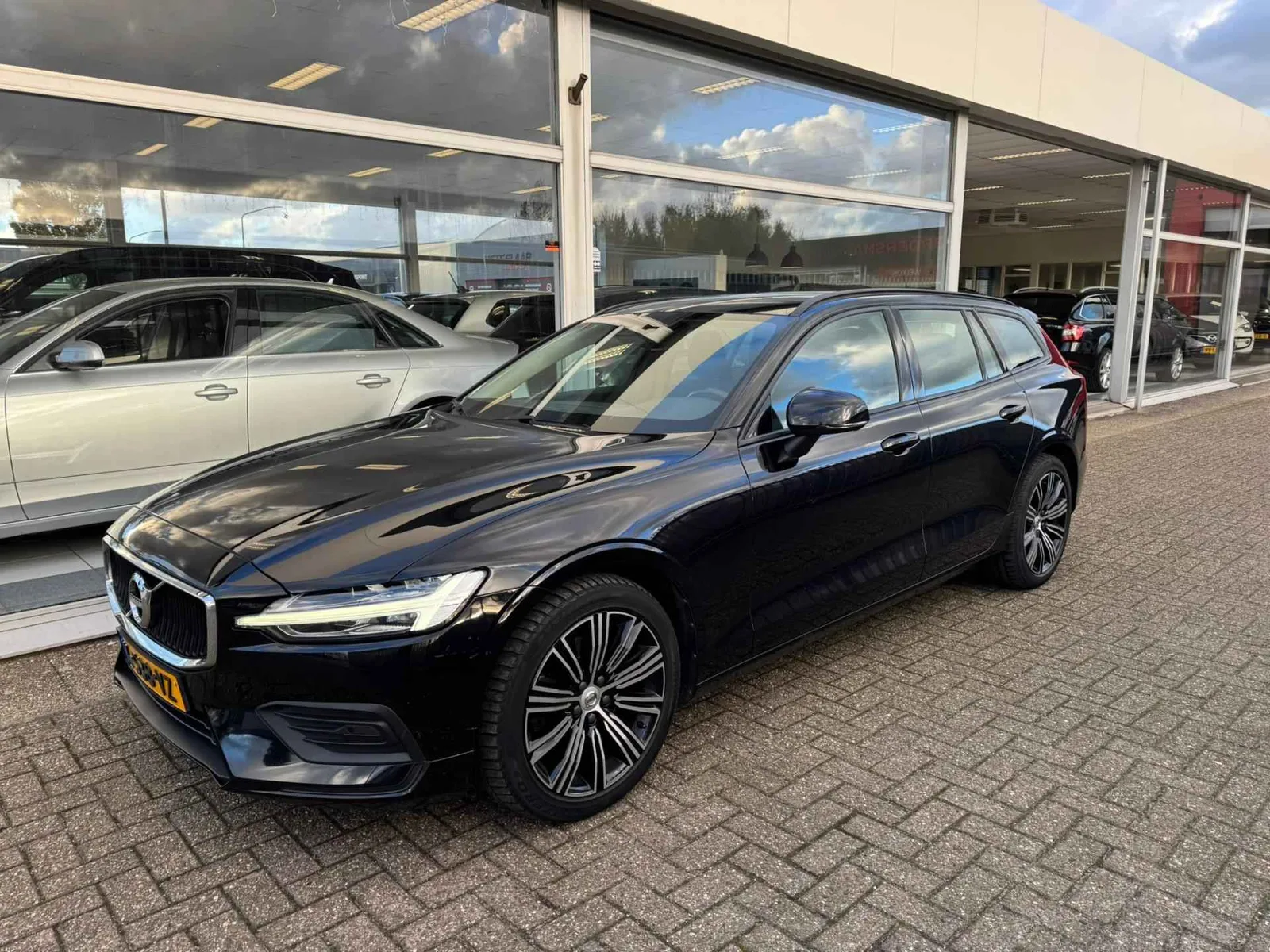 Volvo V60 (2021) — foto 1