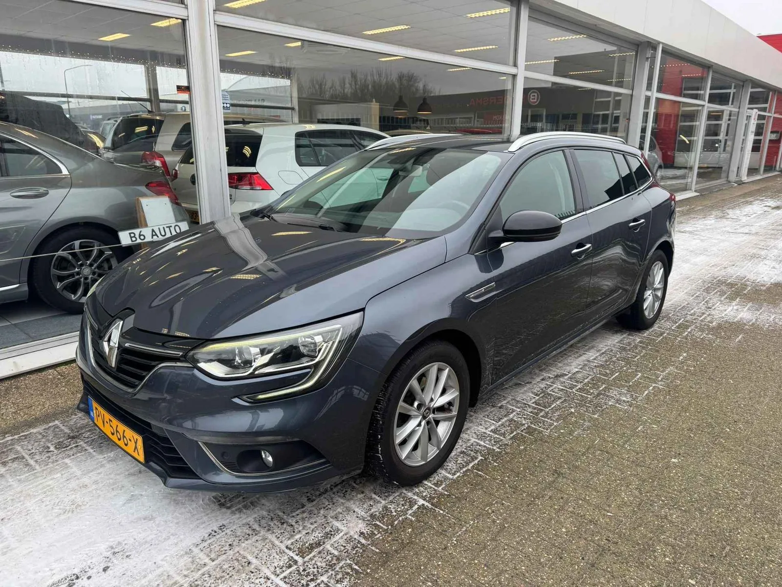 Renault Mégane (2017) — foto 1