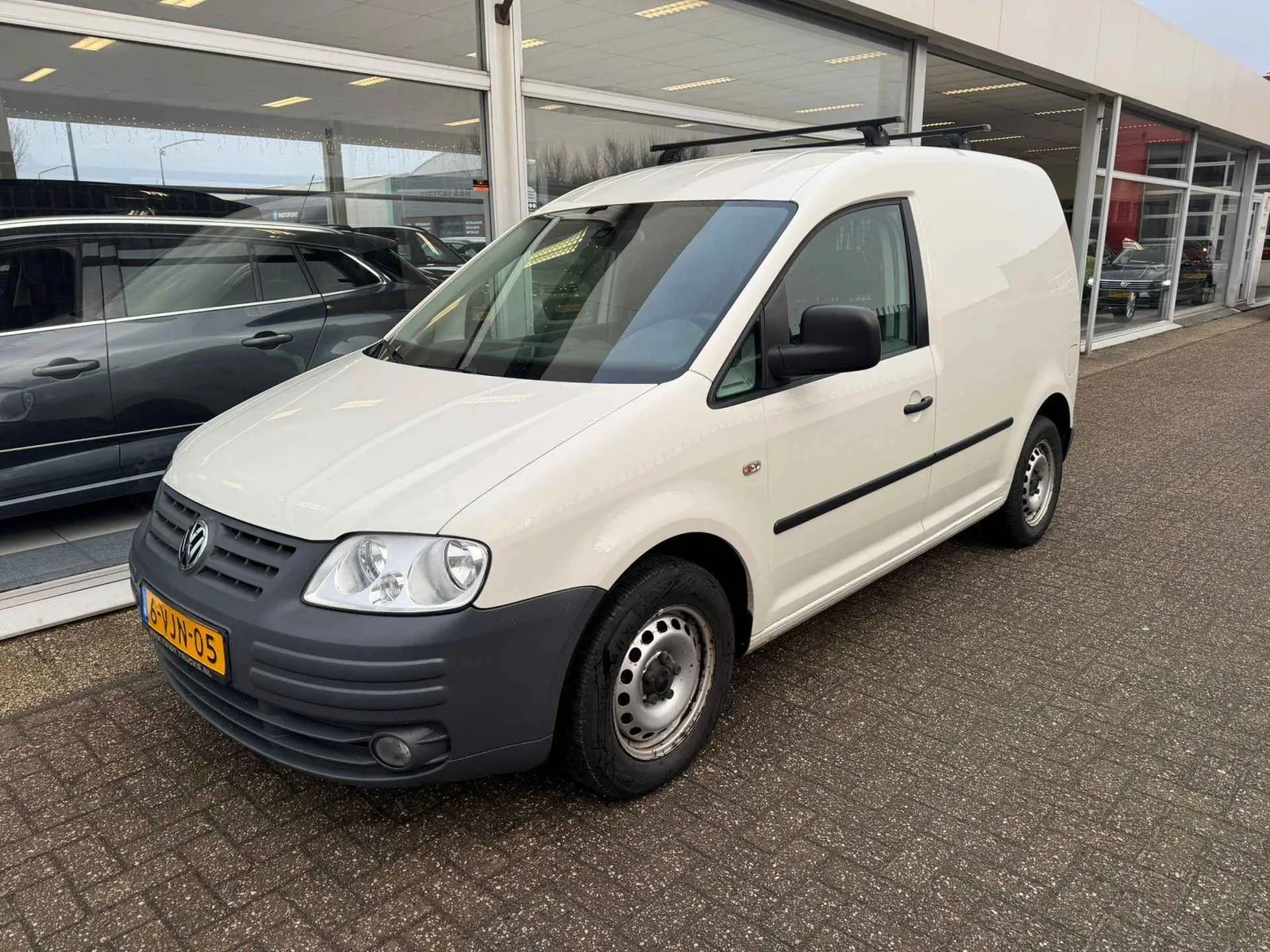 Volkswagen Caddy (2010) — foto 1