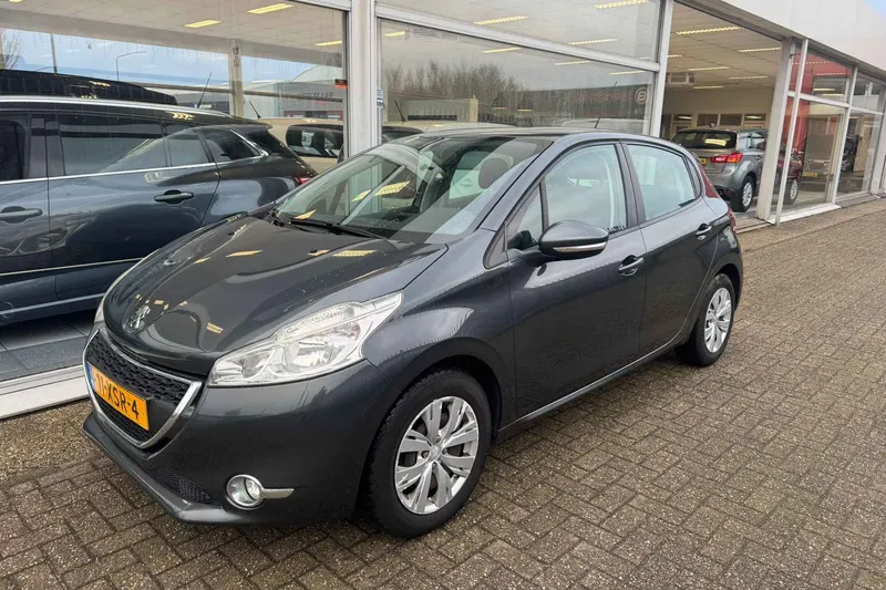 Peugeot 208 (2012)