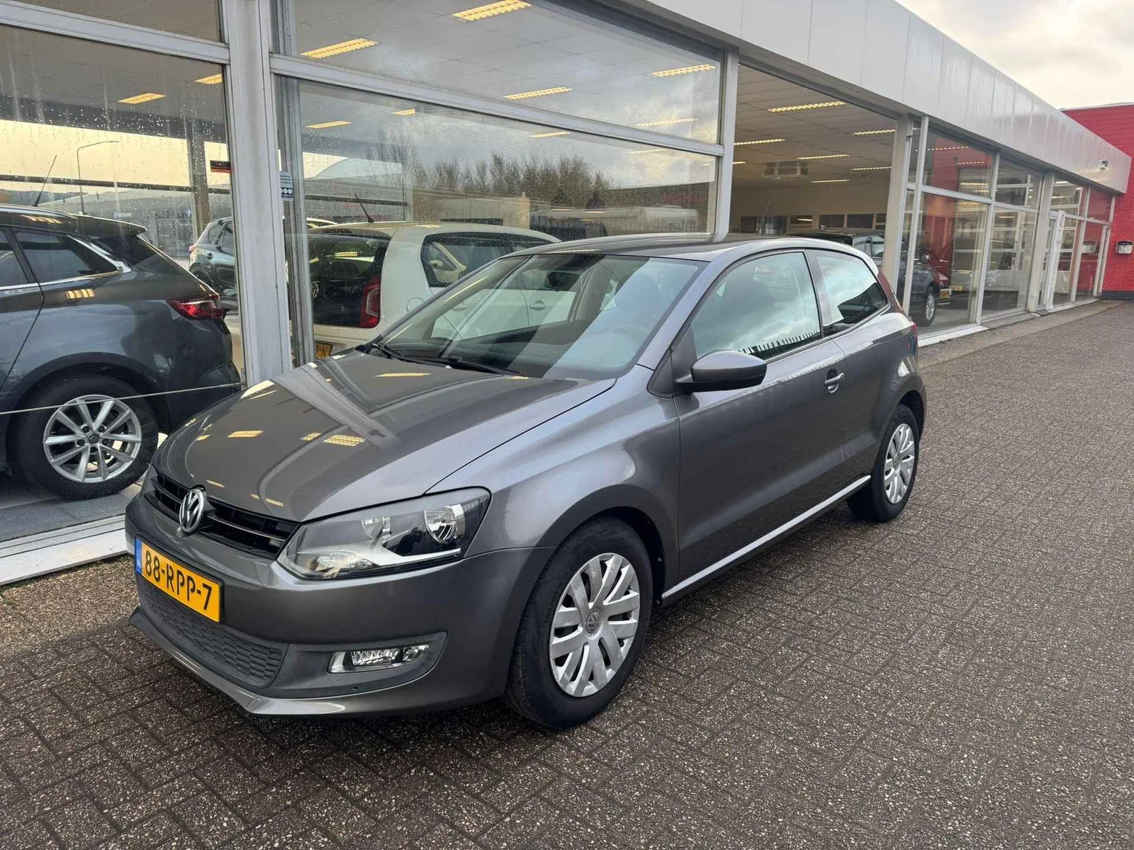 Volkswagen Polo (2011) — foto 1