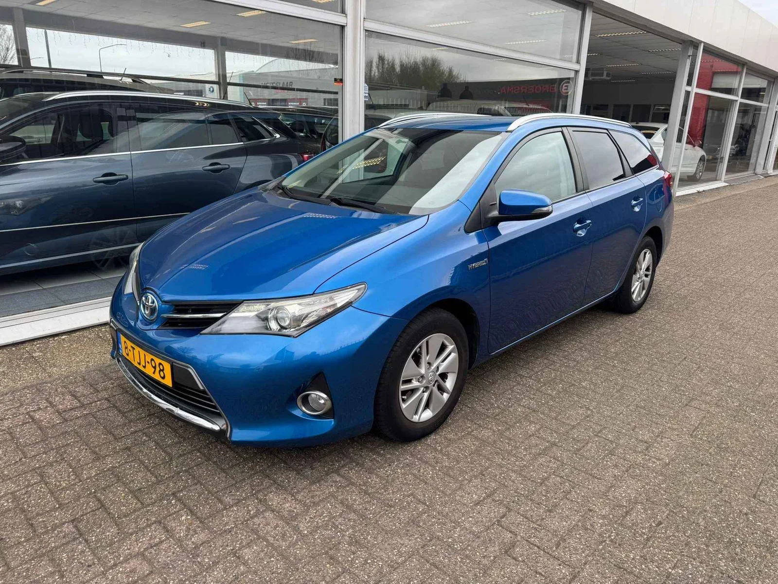 Toyota Auris (2014) — foto 1