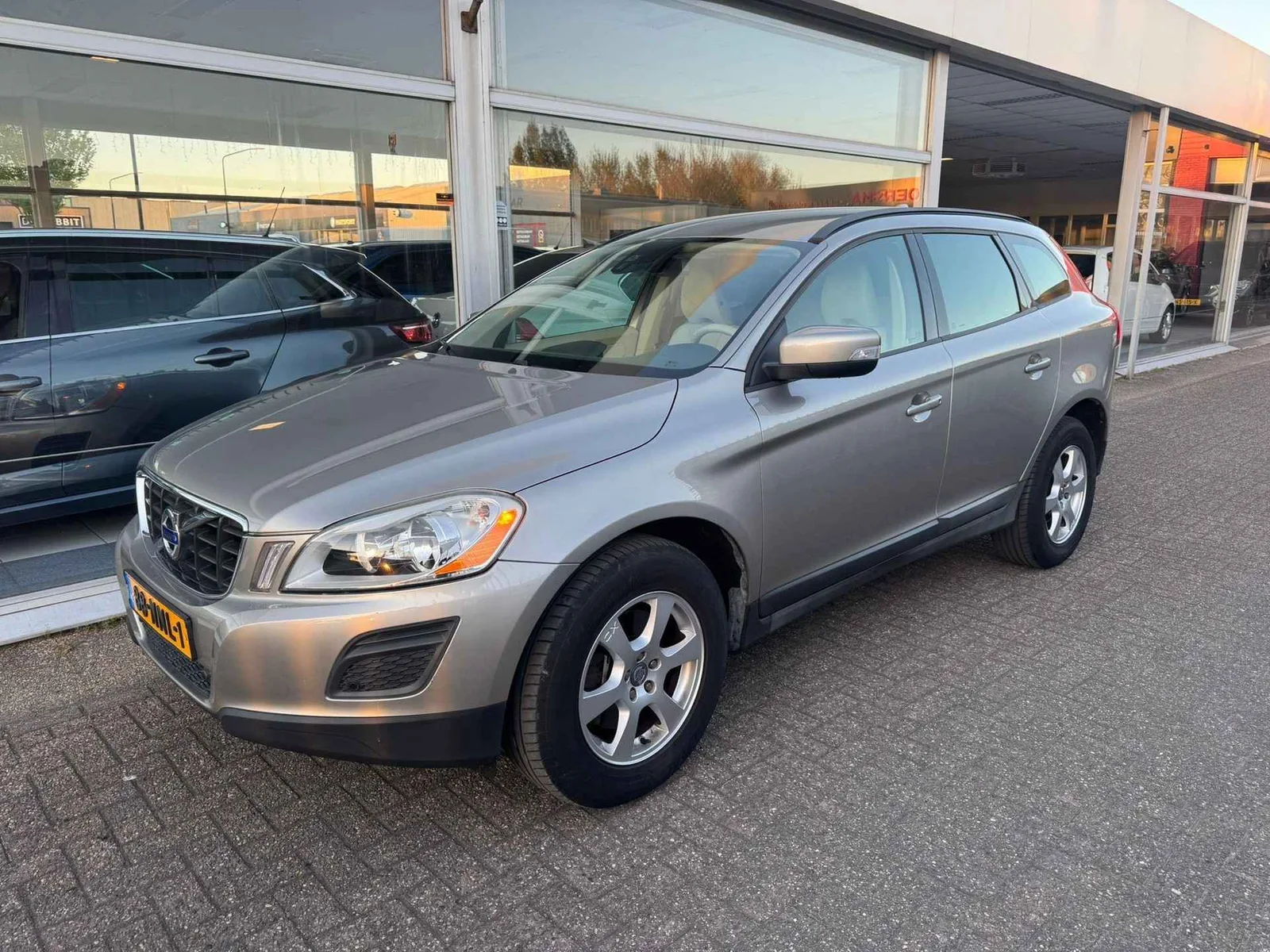 Volvo XC60 (2010) — foto 1