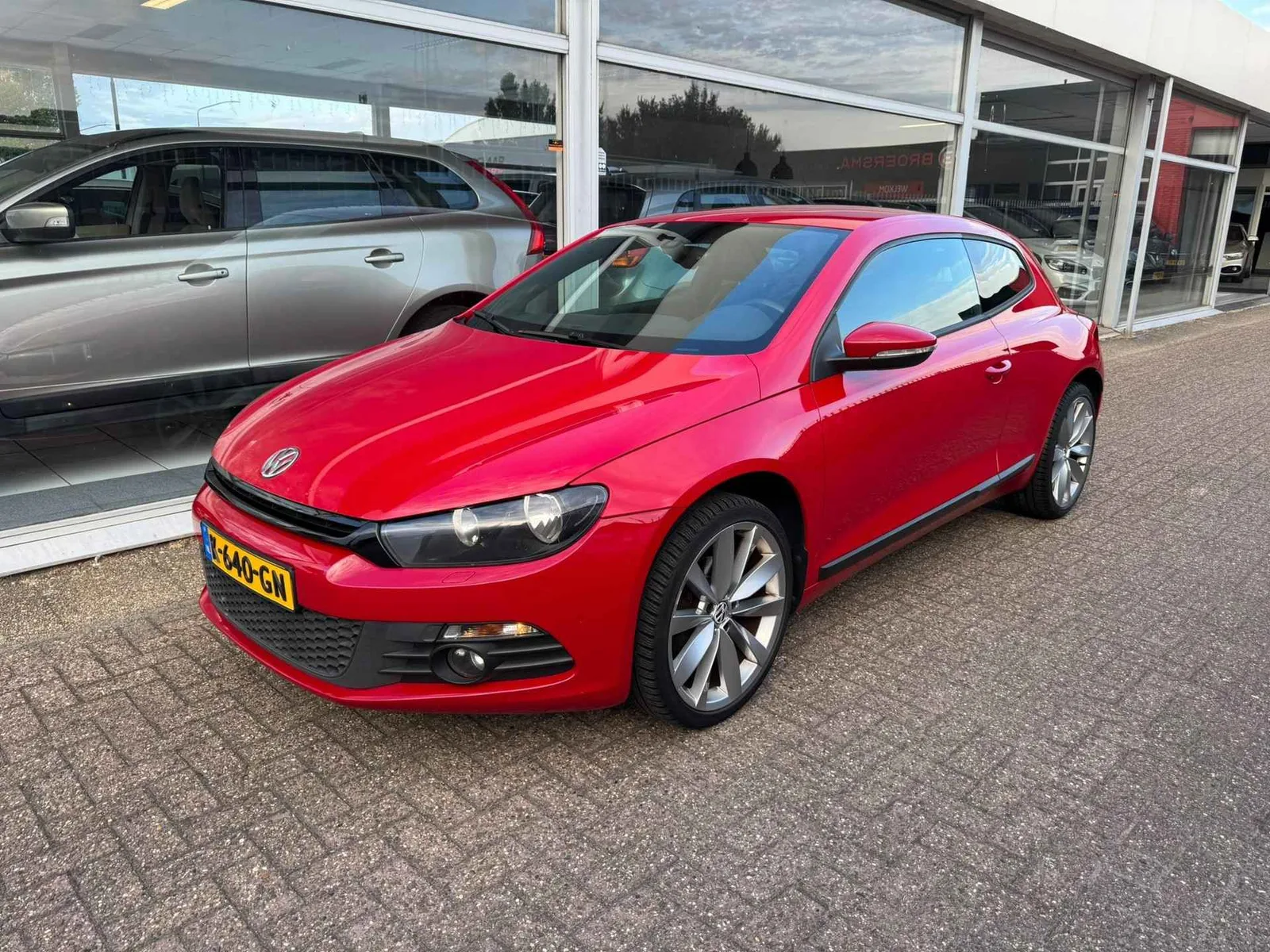 Volkswagen Scirocco (2009) — foto 1