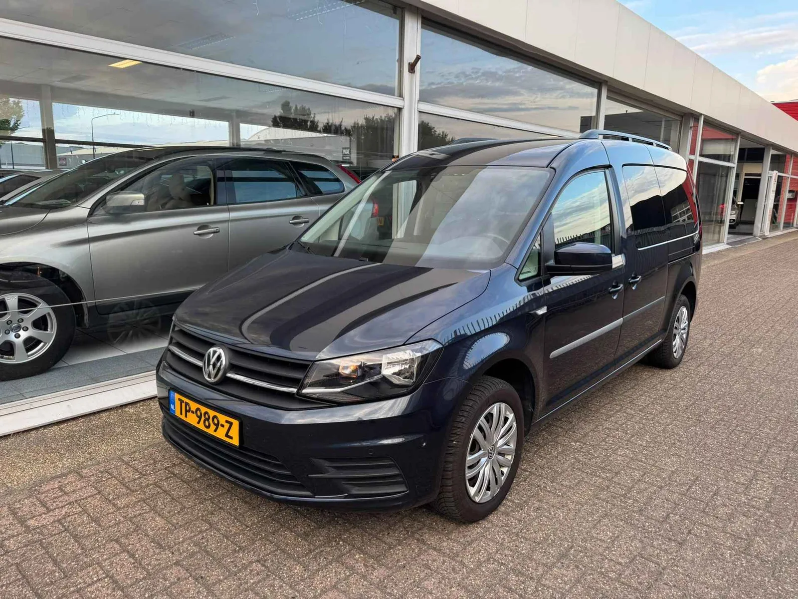 Volkswagen Caddy (2016) — foto 1