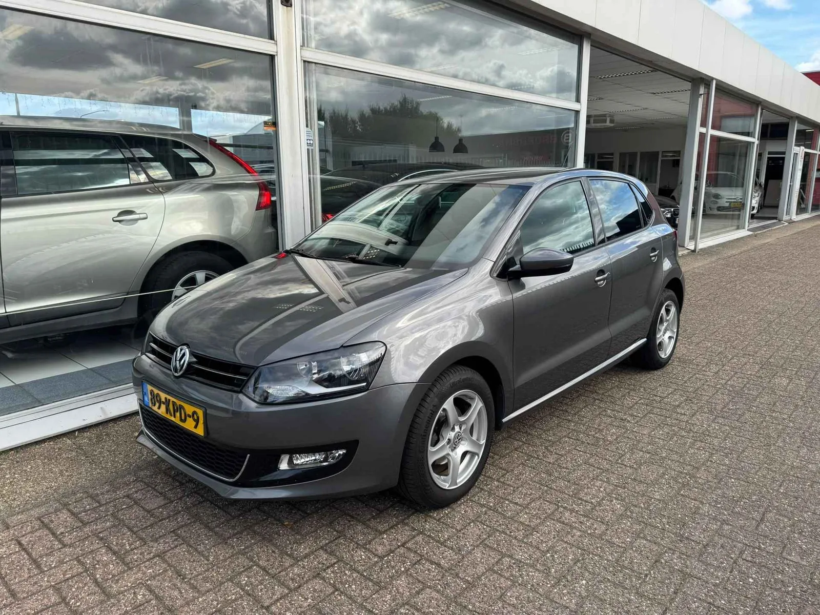 Volkswagen Polo (2010) — foto 1
