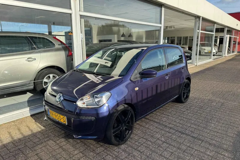 Volkswagen Up! (2015)