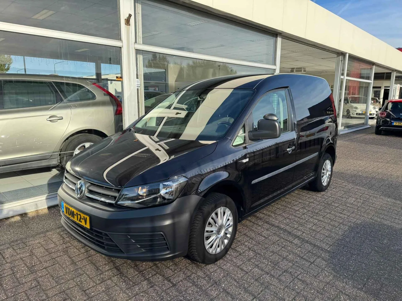 Volkswagen Caddy (2019) — foto 1