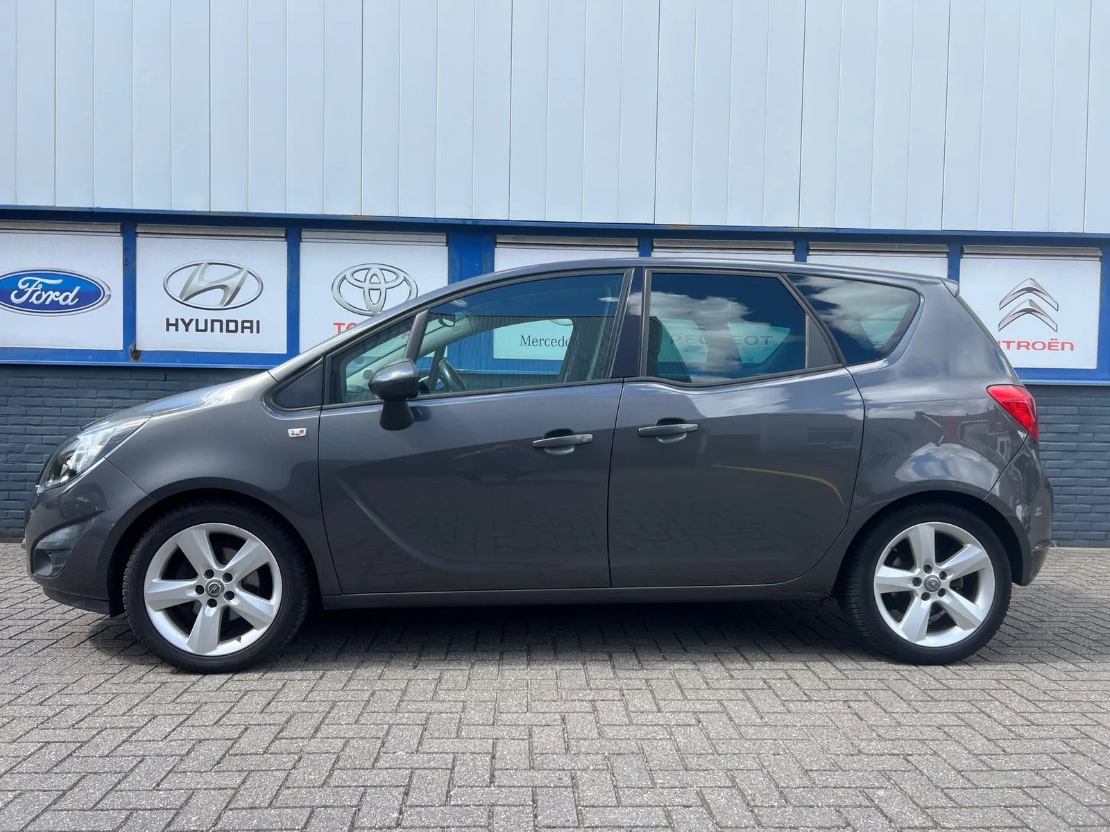 Opel Meriva (2011) — foto 1