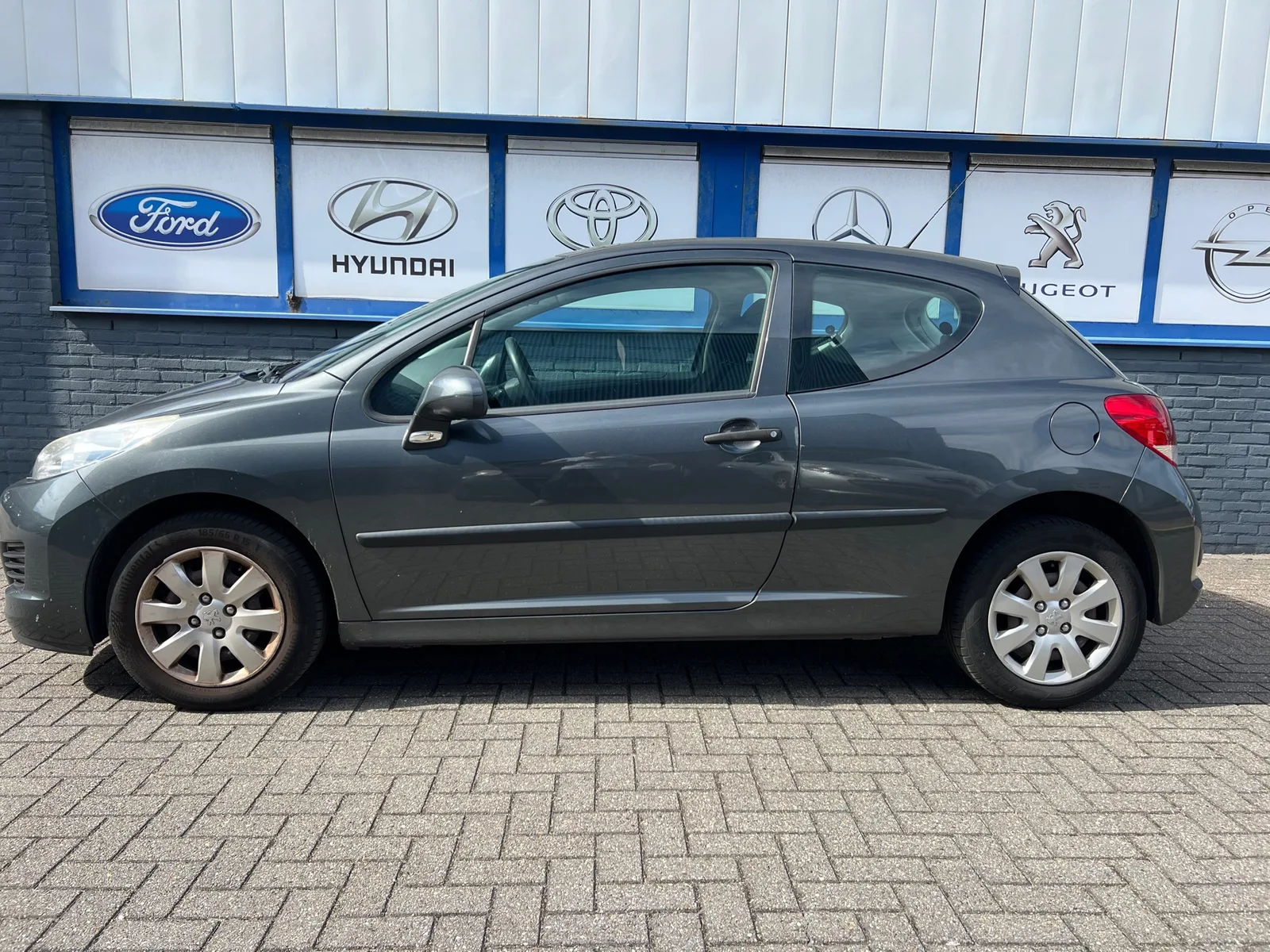 Peugeot 207 (2011) — foto 1
