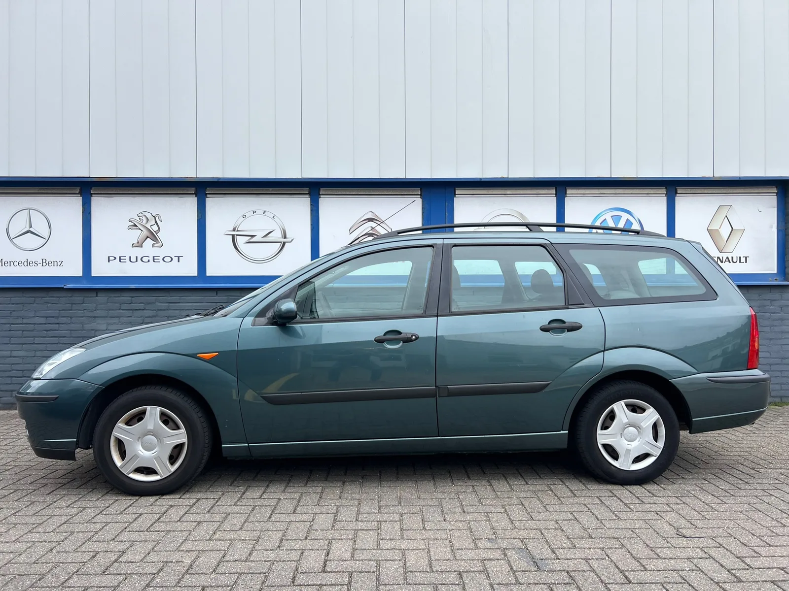 Ford Focus (2003) — foto 1