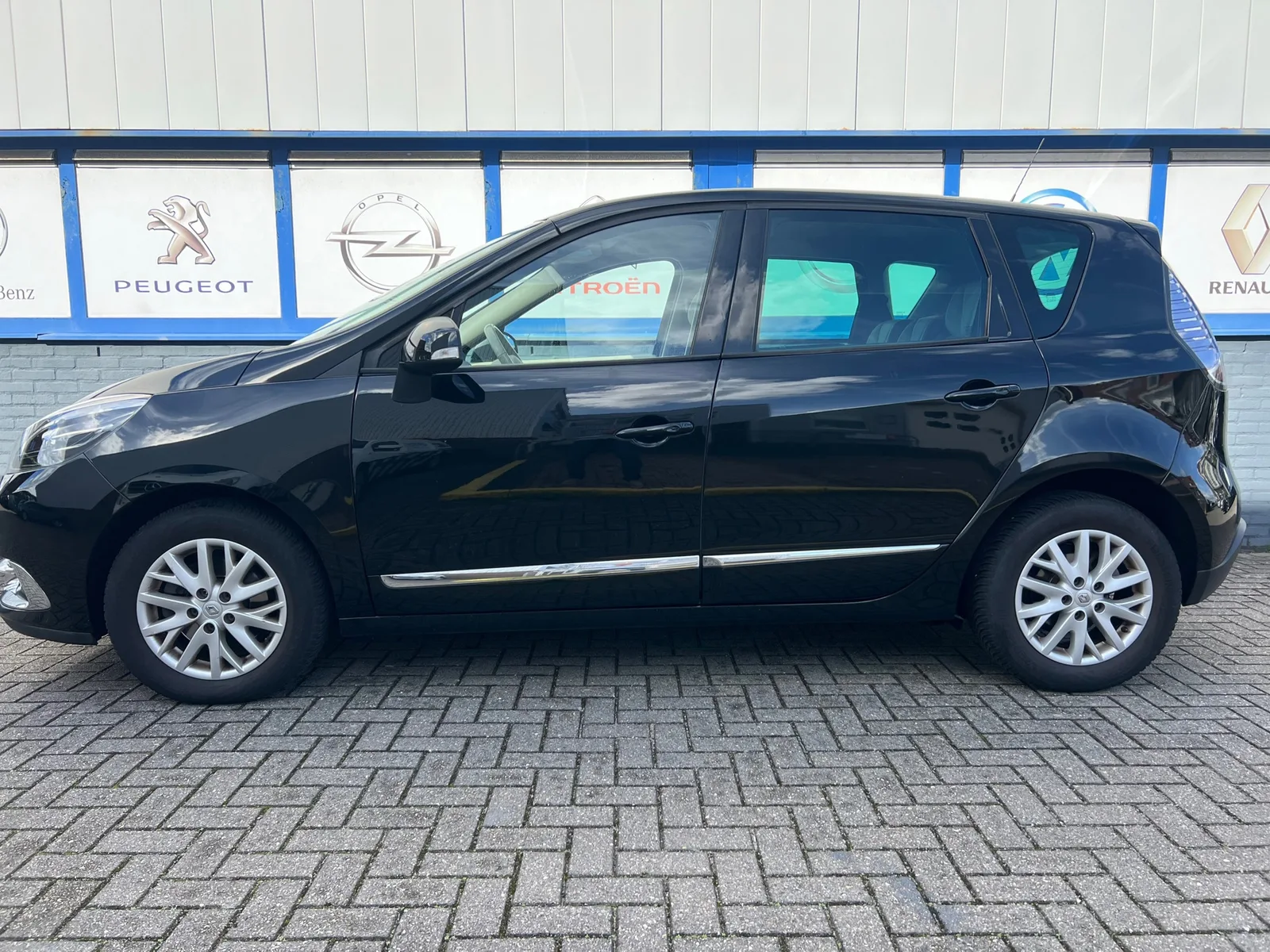 Renault Scénic (2012) — foto 1