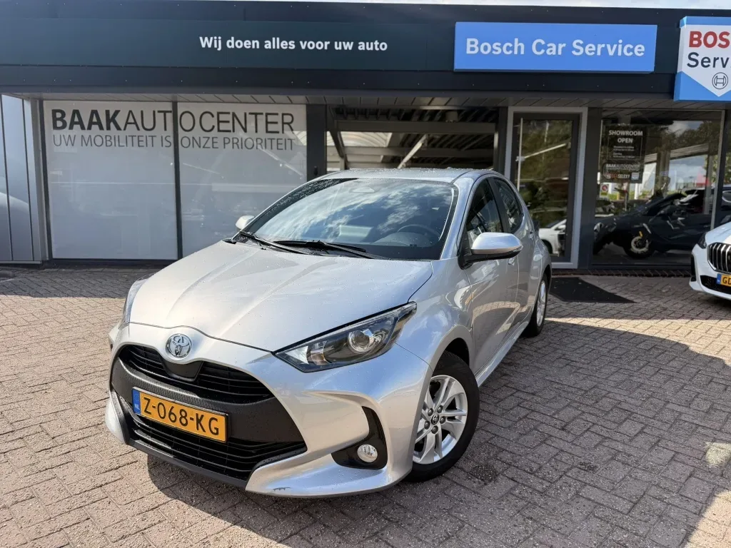 Toyota Yaris (2024) — foto 1
