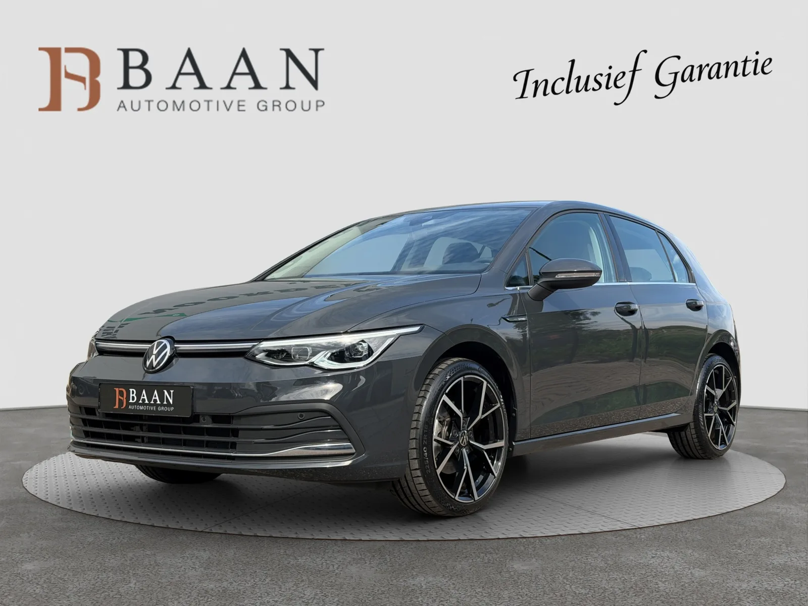 Volkswagen Golf (2024) — foto 1