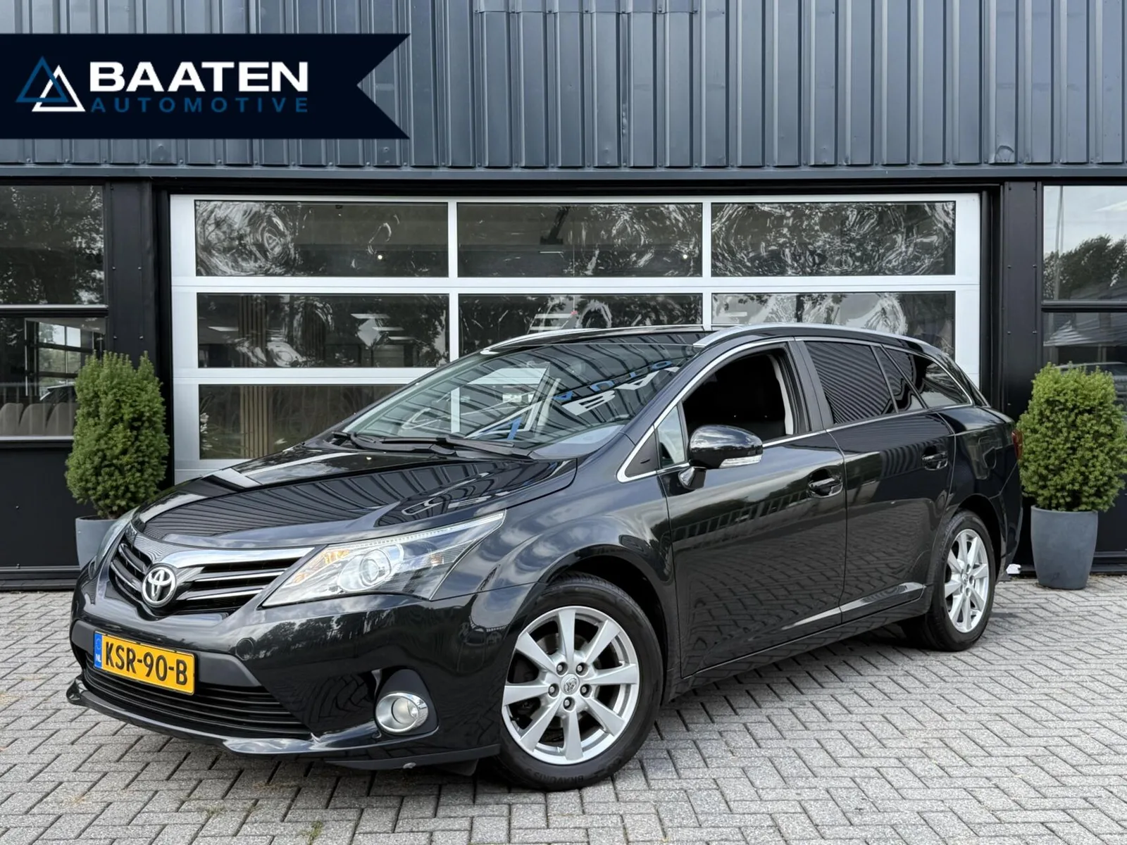 Toyota Avensis (2012) — foto 1