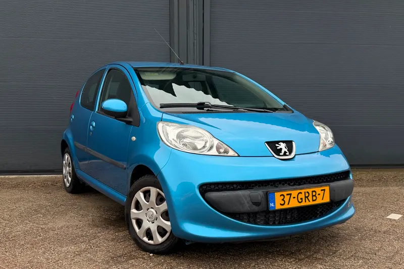 Peugeot 107 (2008)