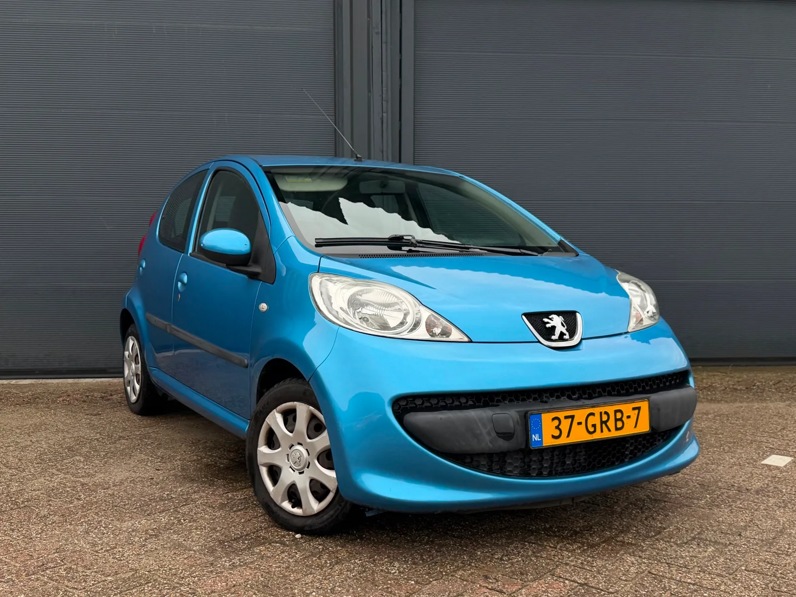 Peugeot 107 (2008) — foto 1
