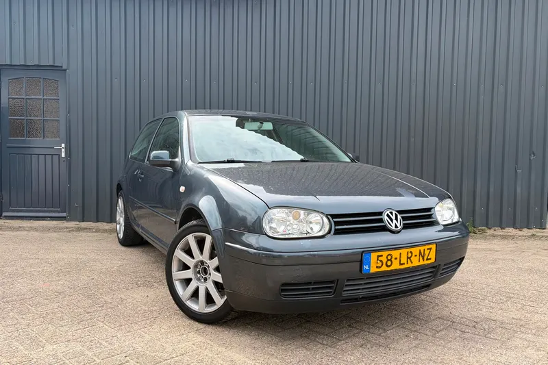 Volkswagen Golf (2003)