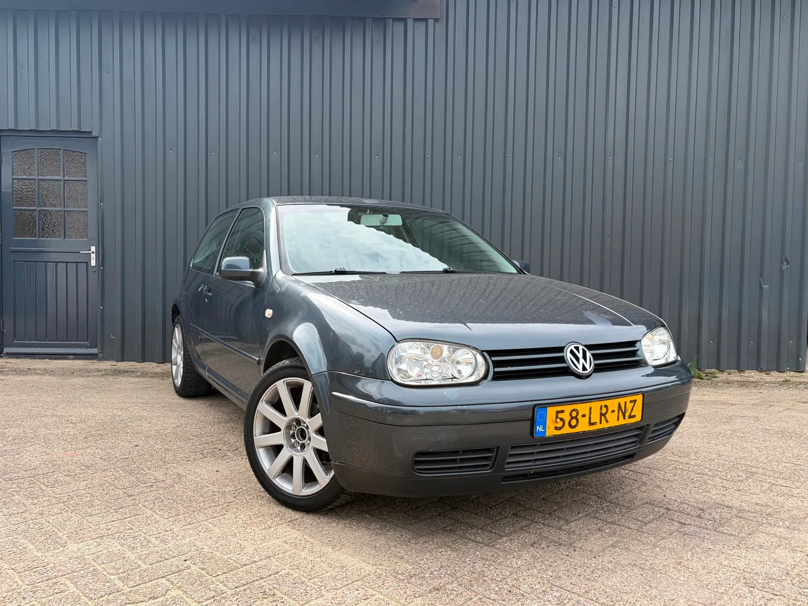 Volkswagen Golf (2003) — foto 1