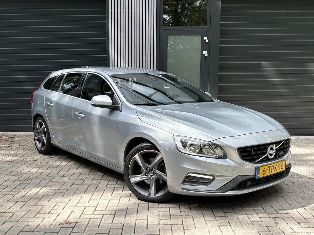 Volvo V60 (2014) — foto 1