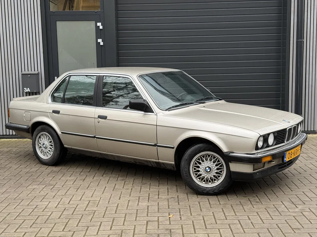 BMW 3-Serie (1985) — foto 1