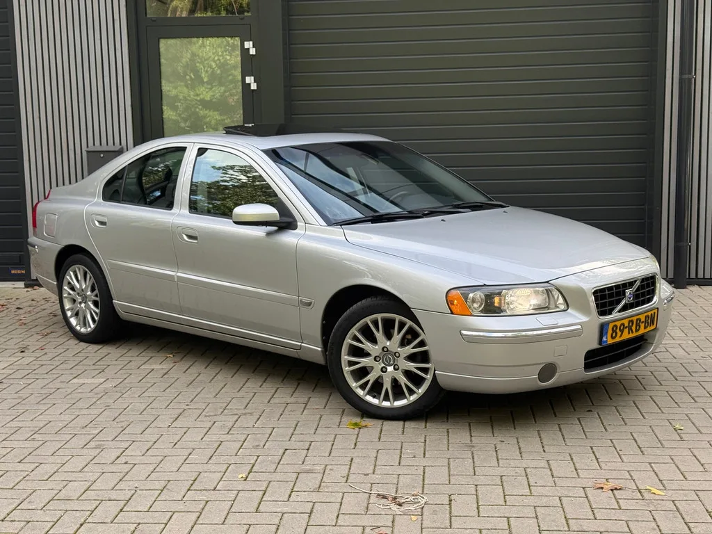 Volvo S60 (2005) — foto 1