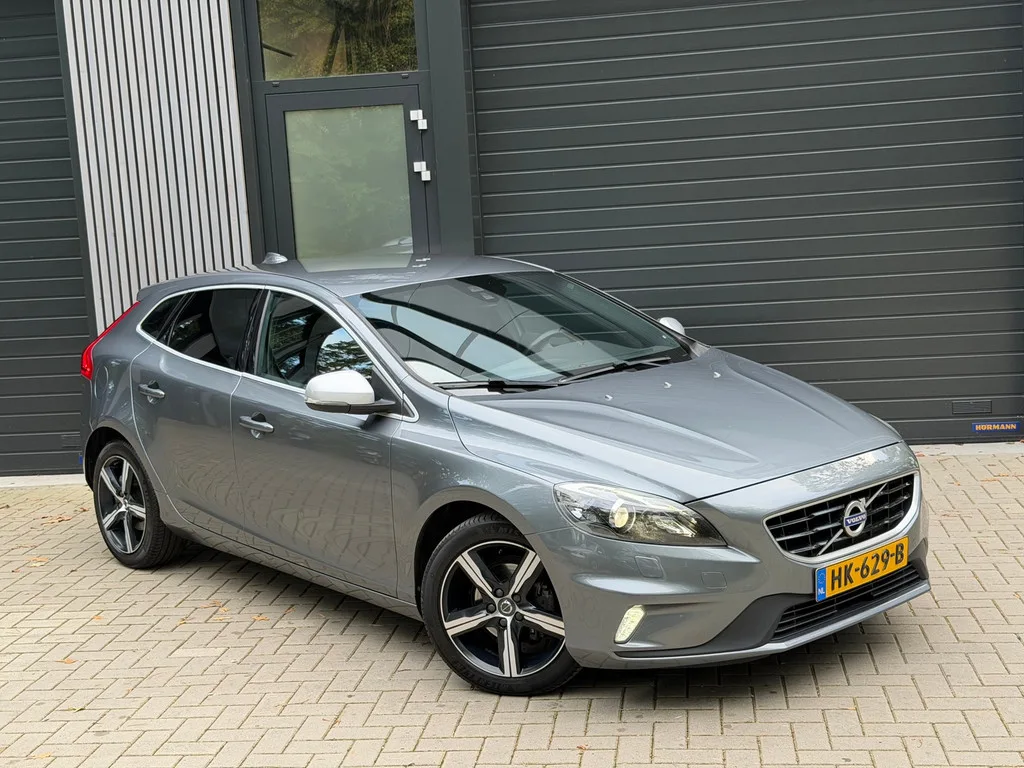 Volvo V40 (2015) — foto 1