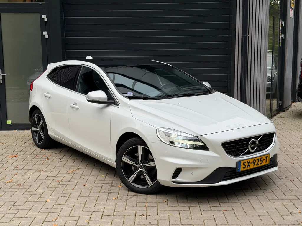 Volvo V40 (2018) — foto 1