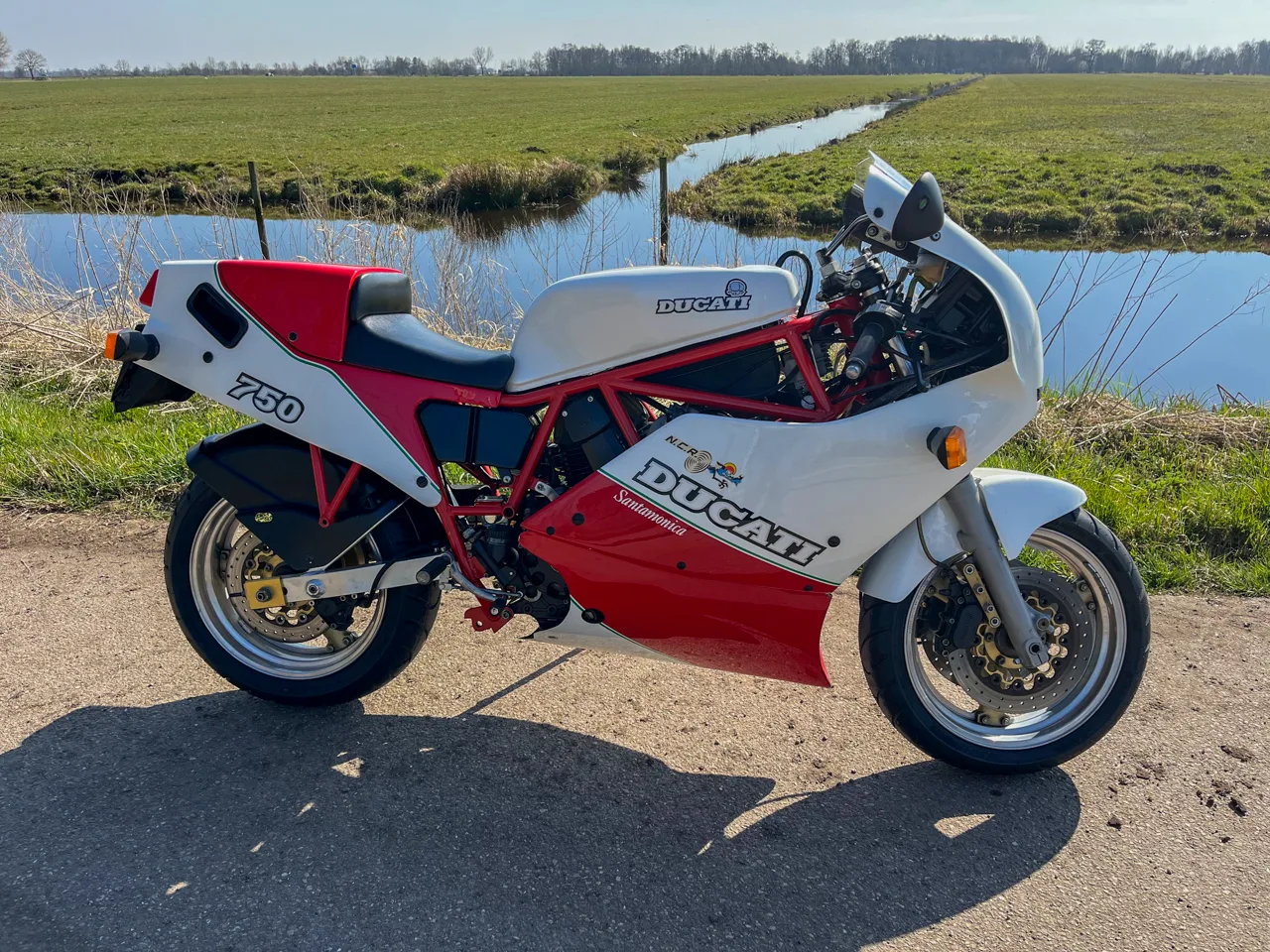 Ducati 750 F1 Santamonica (1988) — foto 1
