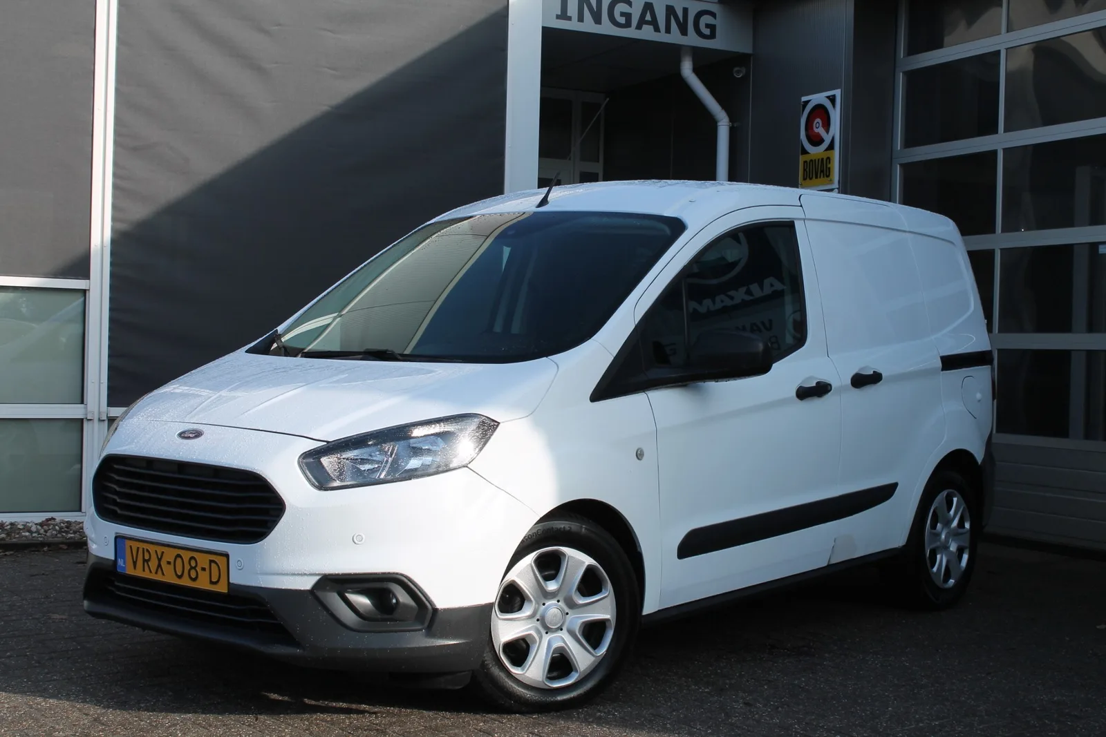 Ford Transit Courier (2022) — foto 1
