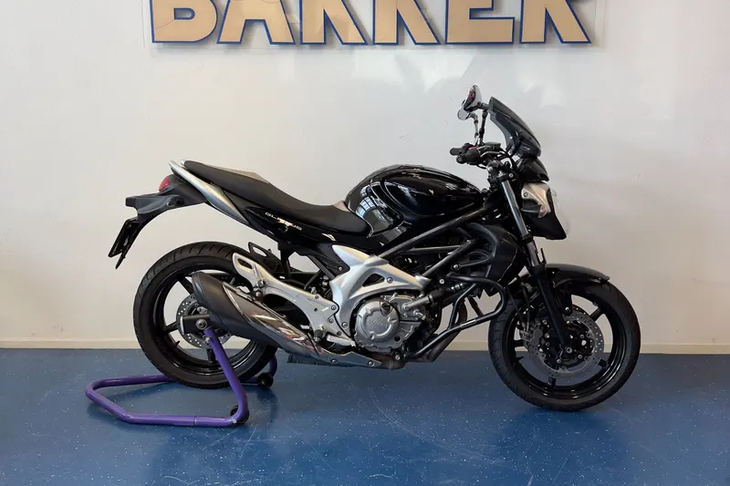 Suzuki Gladius (2011)
