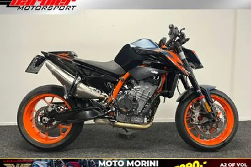 KTM 890 Duke R (2023)