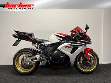 Honda CBR1000RR (2007) — foto 1
