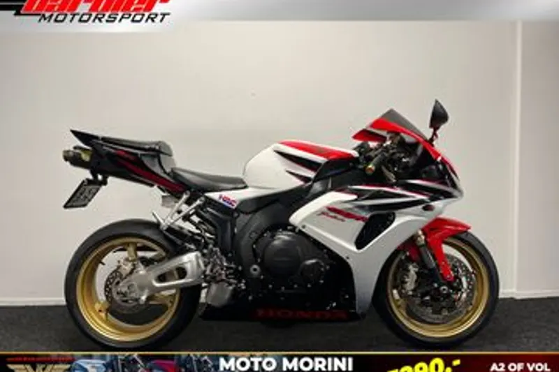 Honda CBR 1000 RR Fireblade (2007)