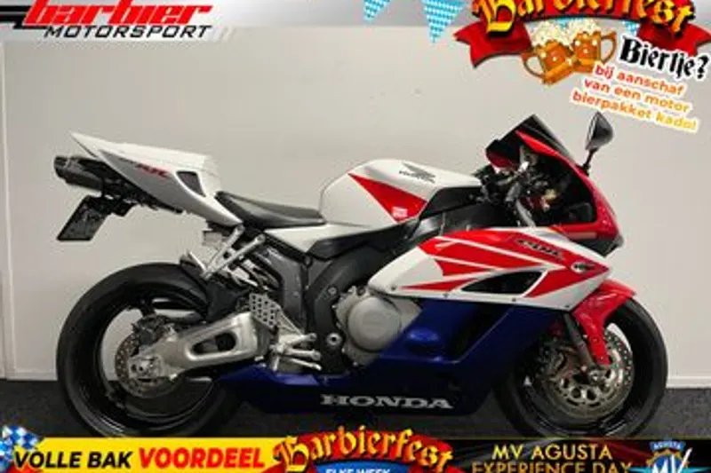 Honda CBR 1000 RR Fireblade (2004)