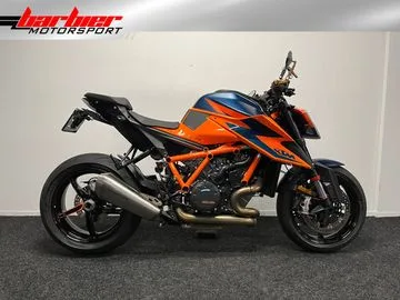 KTM 1290 SuperDuke R (2023) — foto 1
