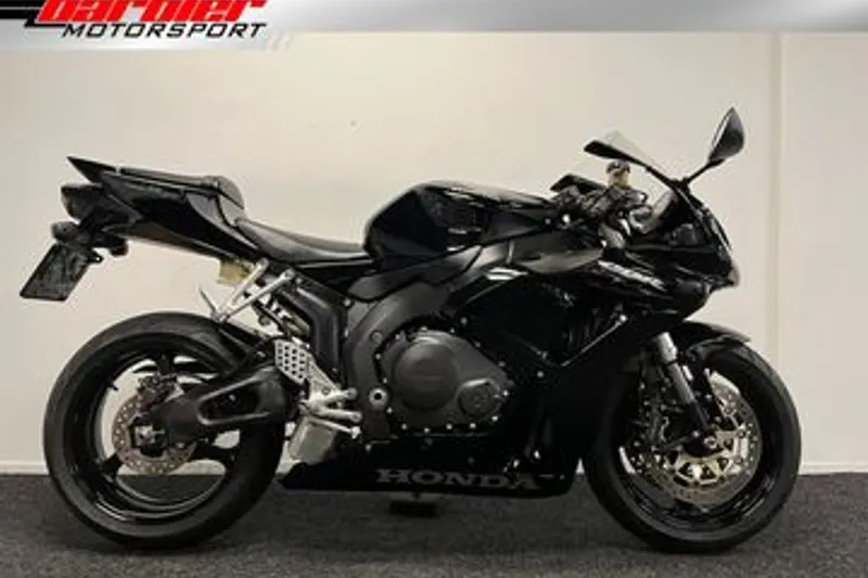 Honda CBR 1000 RR Fireblade (2007)