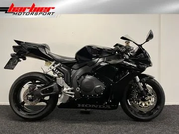 Honda CBR 1000 RR Fireblade (2007) — foto 1