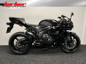 Honda CBR600RR (2008) — foto 1