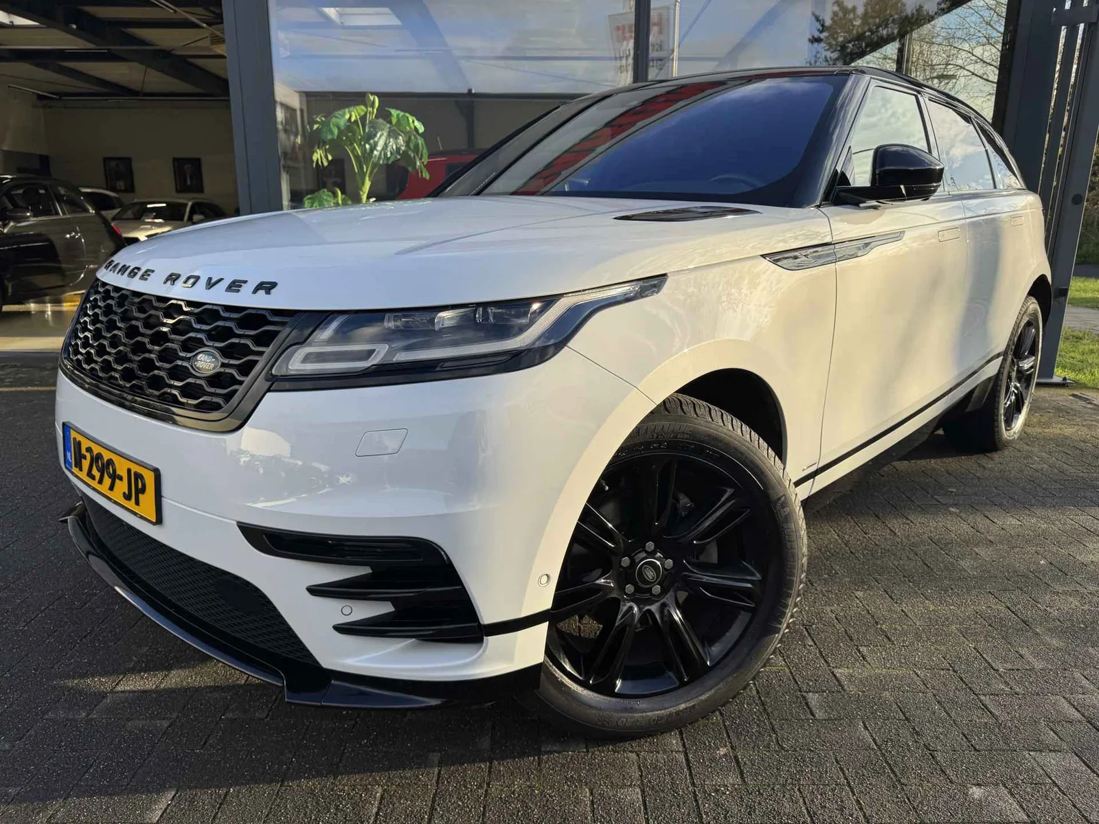 Land Rover Range Rover Velar (2019) — foto 1
