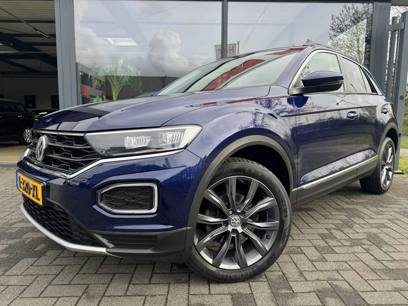 Volkswagen T-Roc (2019) — foto 1