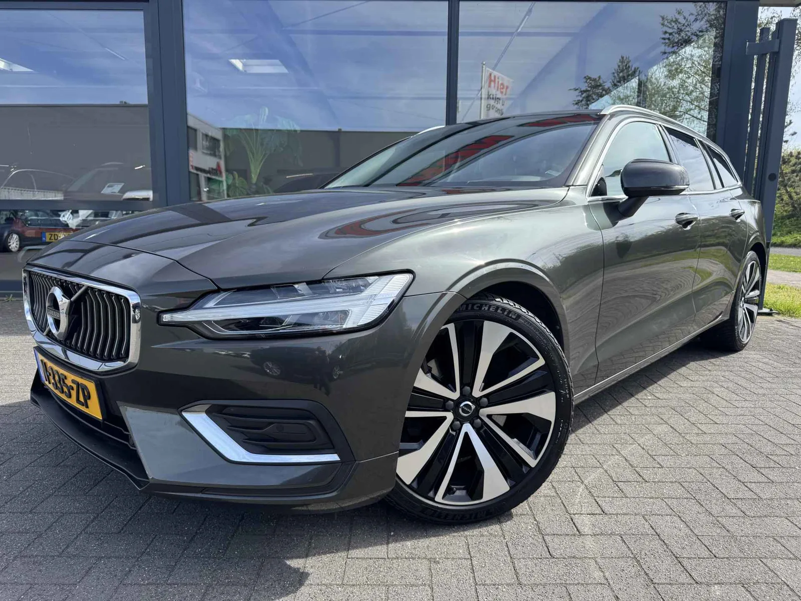 Volvo V60 (2022) — foto 1