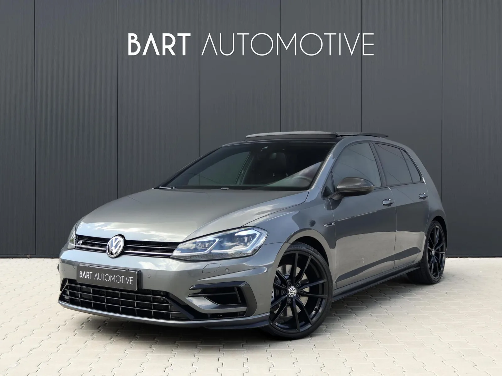Volkswagen Golf (2019) — foto 1