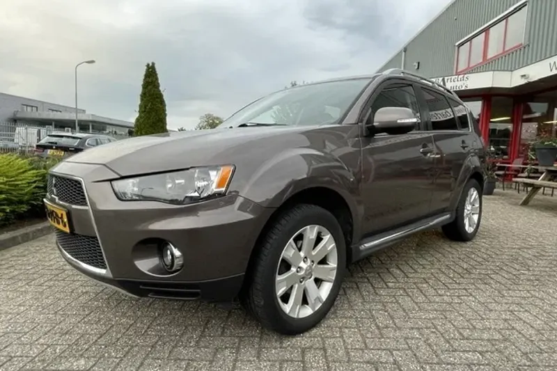Mitsubishi Outlander (2011)