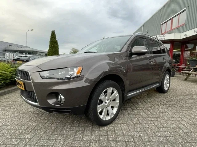 Mitsubishi Outlander (2011) — foto 1