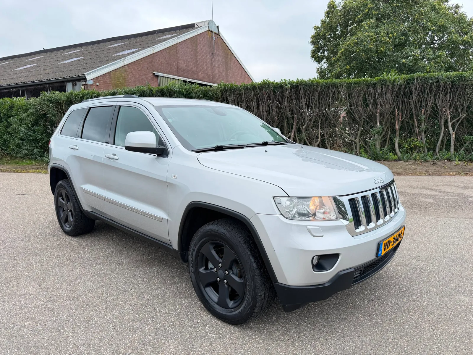 Jeep Grand Cherokee (2013) — foto 1